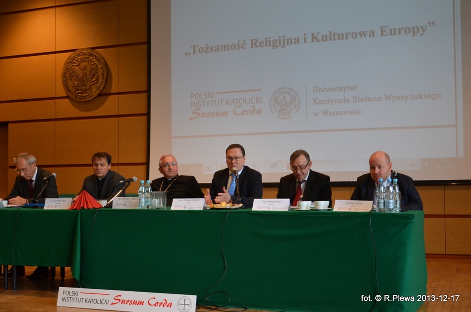 Konferencja "Tożsamość religijna Europy. Sprawa krzyża”, Uniwersytet Kard. S. Wyszyńskiego, Warszawa, 17.12.2013. Fot. R. Plewa.