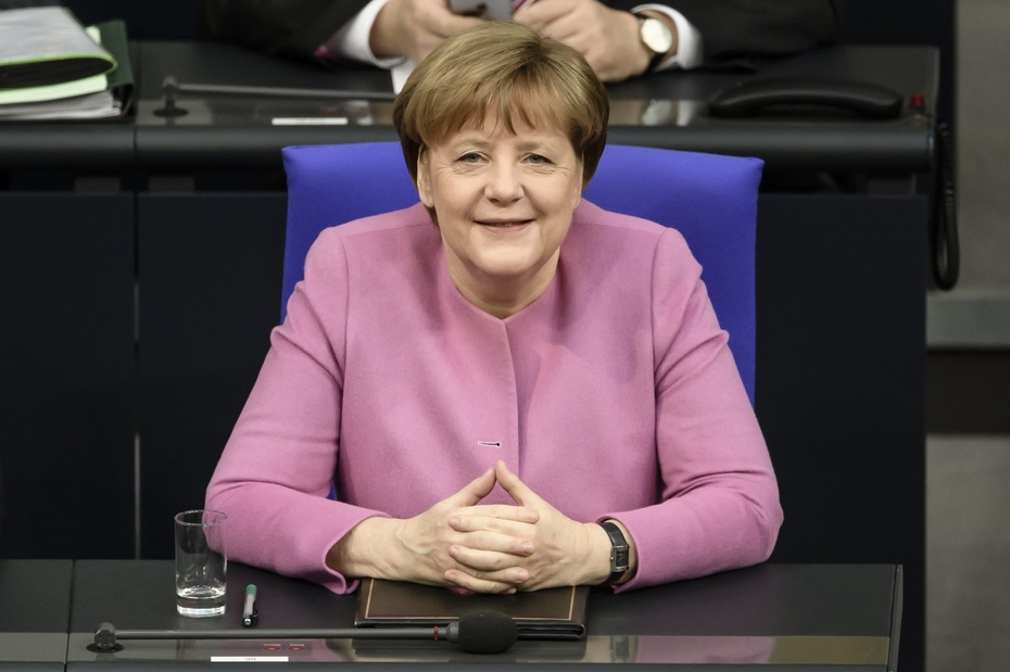 Angela Merkel zdecydowanie opowiedziała się po stronie Donalda Tuska. fot.  	PAP/EPA/CLEMENS BILAN
