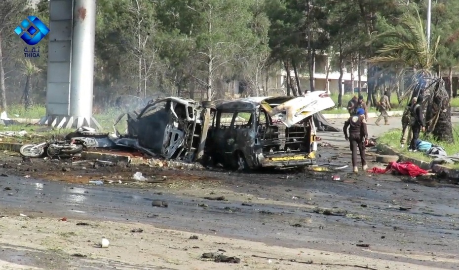 Spalone samochody po samobójczym zamachu w Syrii, fot.  	PAP/EPA/THIQA NEWS AGENCY / HANDOUT