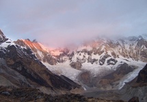 Himalaje, w drodze do obozu Annapurny. Zbz