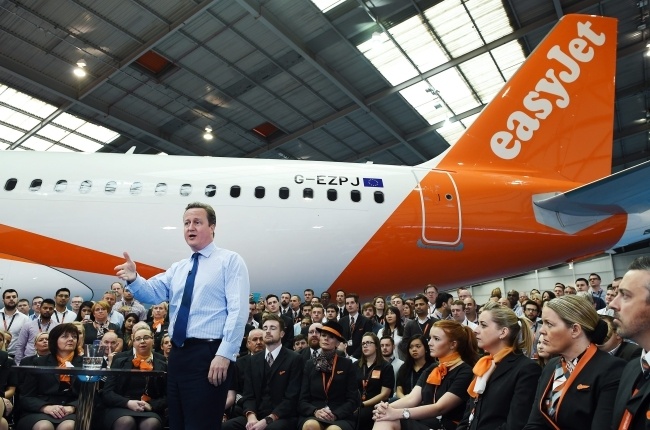 Premier Wielkiej Brytanii David Cameron podczas kampanii prounijnej, fot.  	PAP/EPA/ANDY RAIN