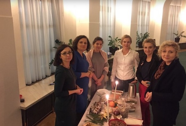 Niektórzy posłowie tegoroczne święta spędzają w Sejmie. fot. Twitter