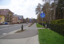 Ścieżka rowerowo- piesza między Dziwnówkiem a Dziwnowem.
