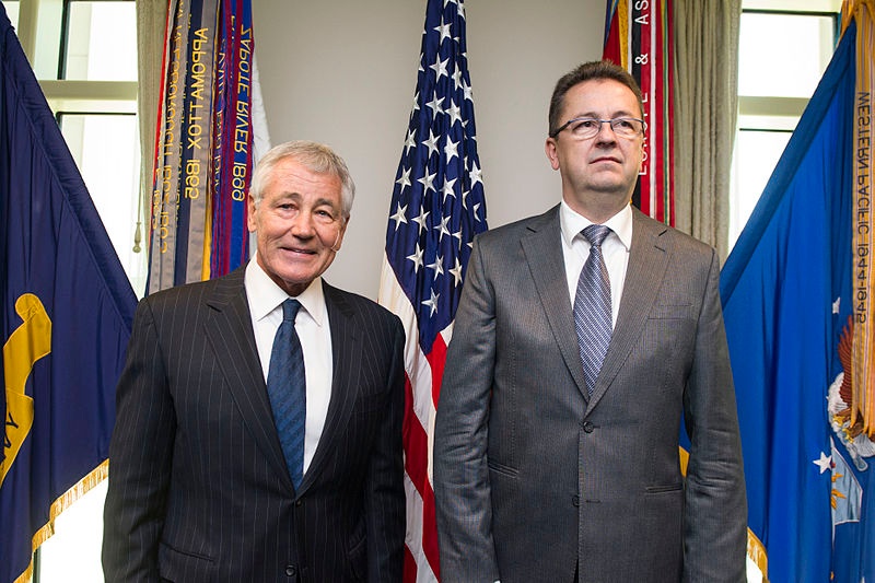 Martin Glvac (z prawej) podczas wizyty w Pentagonie, fot. Wikimedia Commons