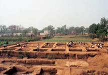 Odkopane ruiny w pobliżu Zhengzhou