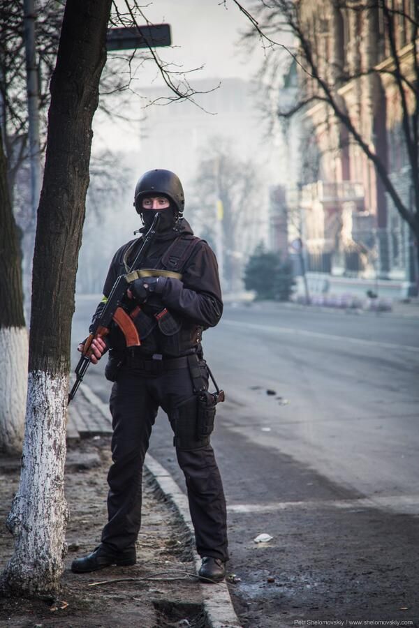 Pedrodon ‏@stopnarcotics

Special force police unit was deployed and used against protesters in #Kiev