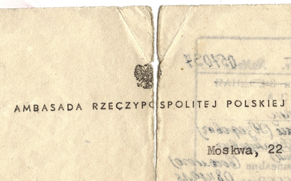 Fragment dokumentu z ambasady RP, z którym Dziadek wrócił z Moskwy po Procesie 16. Zauważyć: Orzeł już bez korony. Arch. aut.