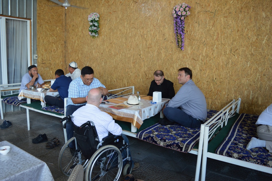 W restauracji ujgurskiej, przedmieścia Biszkeku, 15 lipca 2016