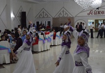 kirgiski, weselny taniec ludowy,16 lipca 2016.