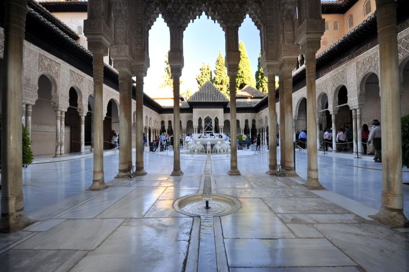 Alhambra. Dziedziniec lwów