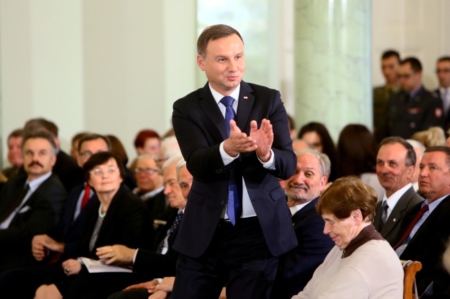 Prezydent Andrzej Duda podczas spotkania w 40. rocznicę utworzenia KOR, fot. PAP/Leszek Szymański