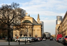 Kościół Karola Boromeusza. Wzdłuż ul. Elektoralnej biegł mur getta