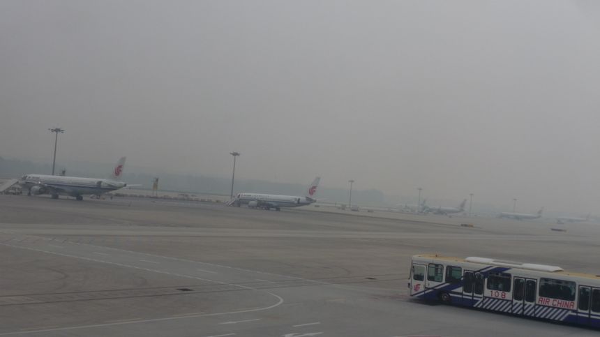 mgła na lotnisku w Pekinie
