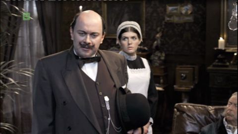 Tu tez genialny chwyt. Ojciec Pablito gra Poirota.