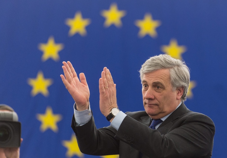 Nowy szef PE Antonio Tajani, fot.  	PAP/EPA/PATRICK SEEGER