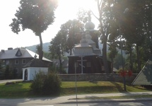 Zabytkowa cerkiew w Uściu Gorlickim tuż przy rondzie