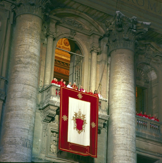 Tak rozpoczął się 38 lat temu pontyfikat Jana Pawła II. fot. wikmedia