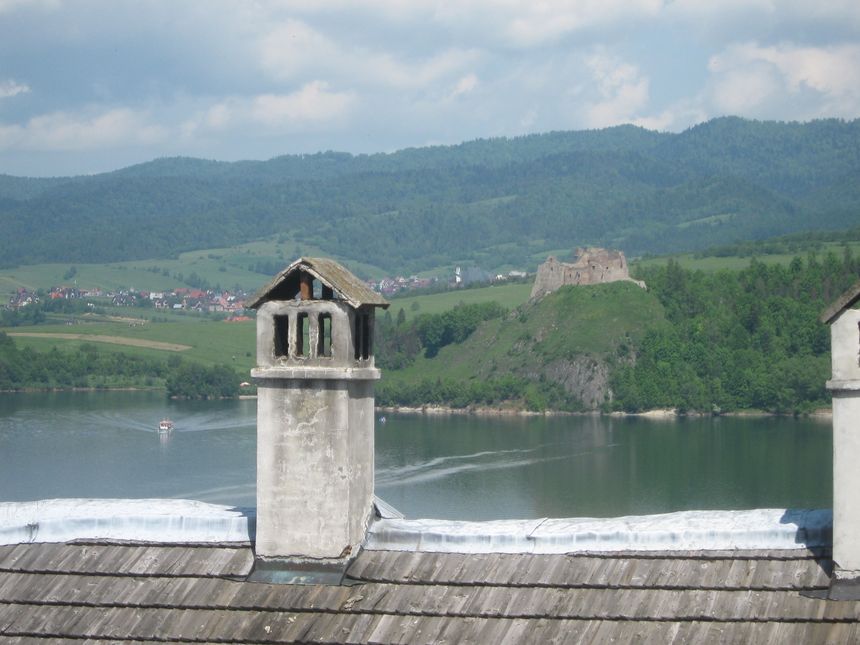 E. Zagrodzka. Panorama z Zamku w Niedzicy na ruiny Zamku Czorsztyn
