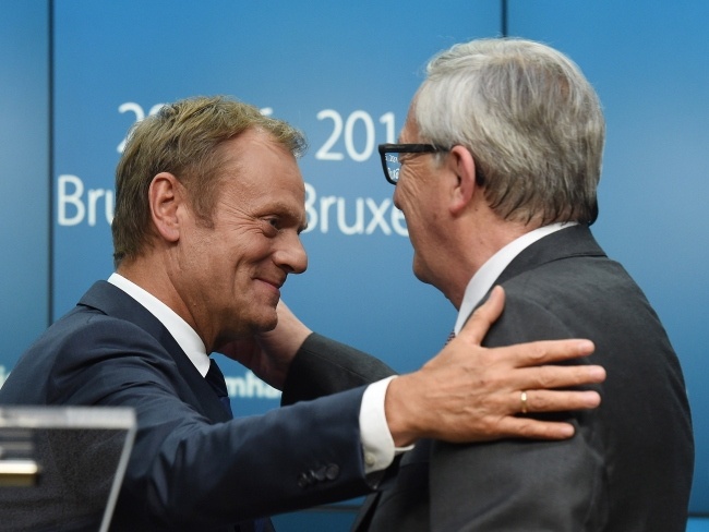 Donald Tusk i Jean Claude juncker, fot. PAP/Radek Pietruszka