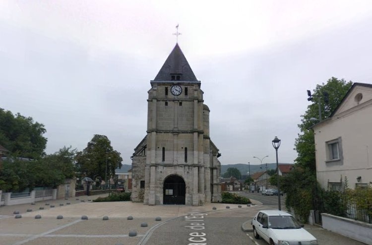 Kościół w Rouen, gdzie zaatakowali terroryści. Fot. Twitter