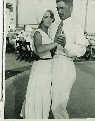 Jastarnia 1933. Dancing w porcie w Jastarni.
