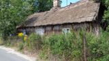 Stary dom we wsi Ostrowiec - to Urzec, rejon nad Wisłą sąsiadujący z Lasami Otwockimi