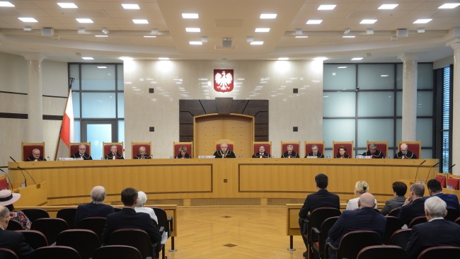 Trybunał Konstytucyjny, 27.07.2016. Fot. PAP/Jakub Kamiński