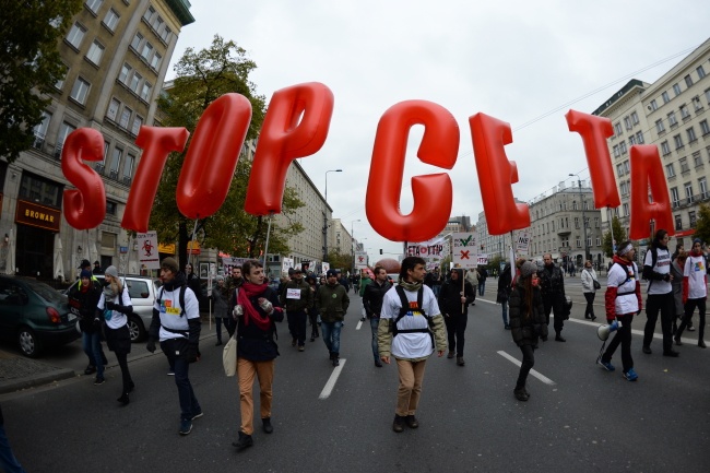 Protest przeciwko CETA i TTIP. fot.PAP/Jacek Turczyk