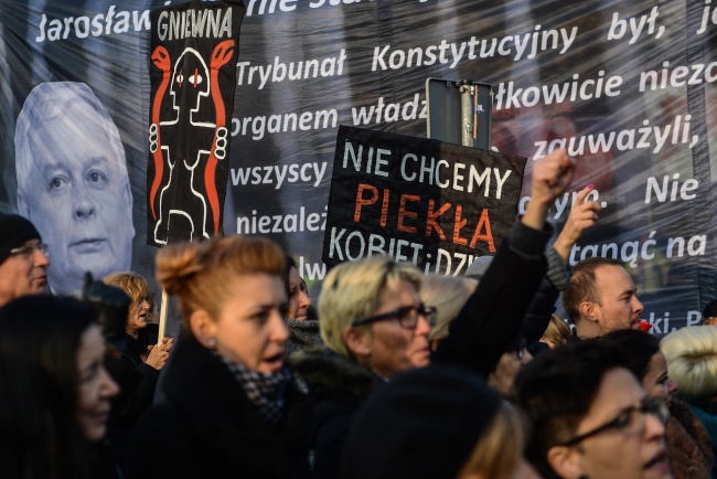 Ogólnopolski Strajk Kobiet. fot. PAP/ Jakub Kaczyński