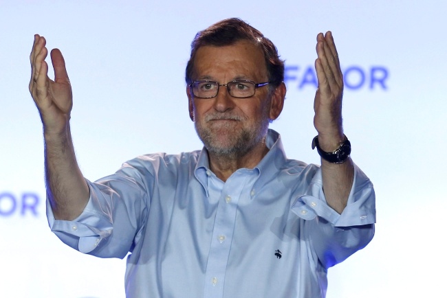 Mariano Rajoy po wygranej PP w wyborach w Hiszpanii. fot. PAP/EPA/JAVIER LIZON