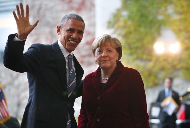 Angela Merkel z Barackiem Obamą podczas jego pożegnalnej wizyty. fot. PAP/EPA
