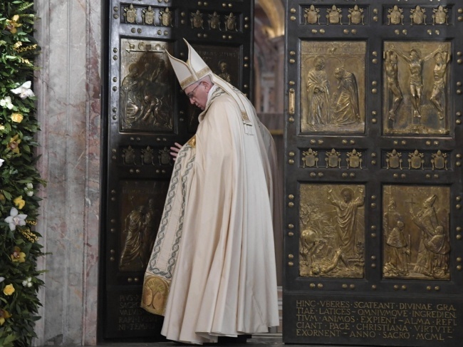 Papież Franciszek zamyka Rok Święty, fot. PAP/EPA/TIZIANA FABI POOL