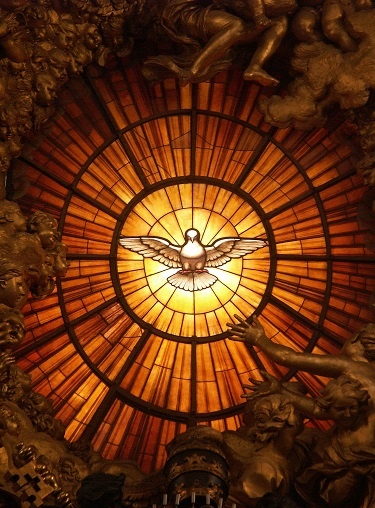 Duch Święty w postaci gołębicy. Bazylika Św. Piotra. 
Źródło: Wikipedia, zdjęcie: Dnalor_01.