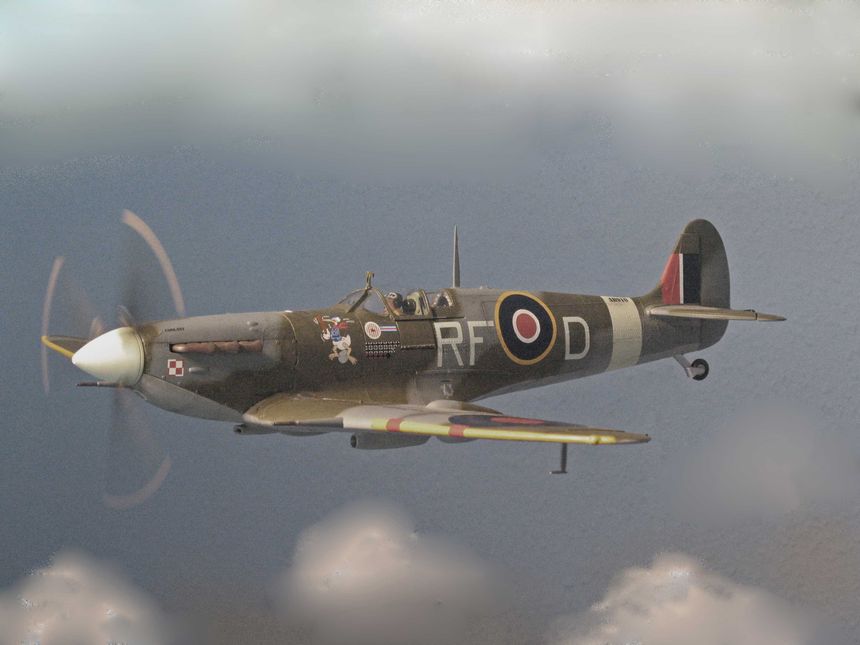 Model Spitfire Zumbacha w efektownym malowaniu z Kaczorem Donaldem.