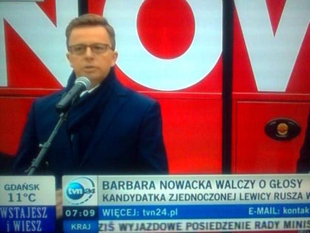 Na 19 dni przed wyborami Zjednoczona Lewica wyjechała BARBARABUSEM. Konferencja prasowa była rano foto: Andrzej Budzyk