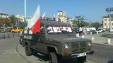 Większy furgon przesłaniał "Malucha" z armatą foto: Andrzej Budzyk