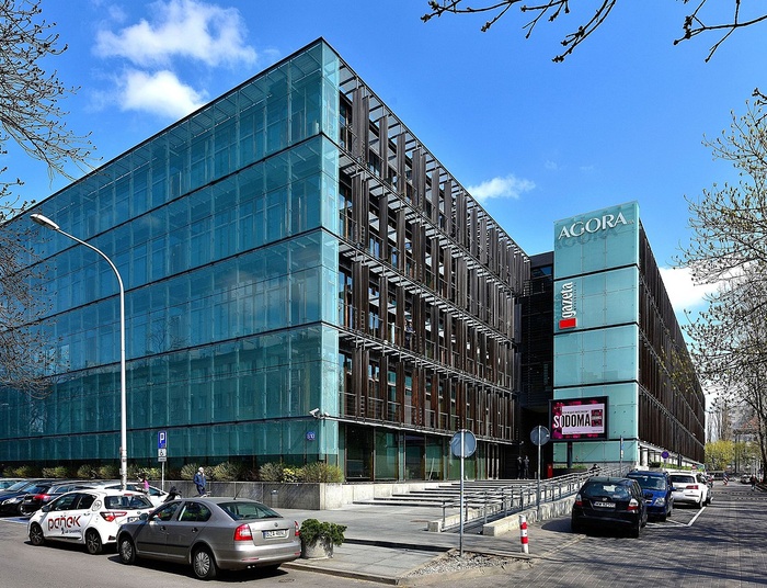 Wyborcza już zdążyła "polubić" gowinowców i wyciąga ręke po pieniądze do okupanta