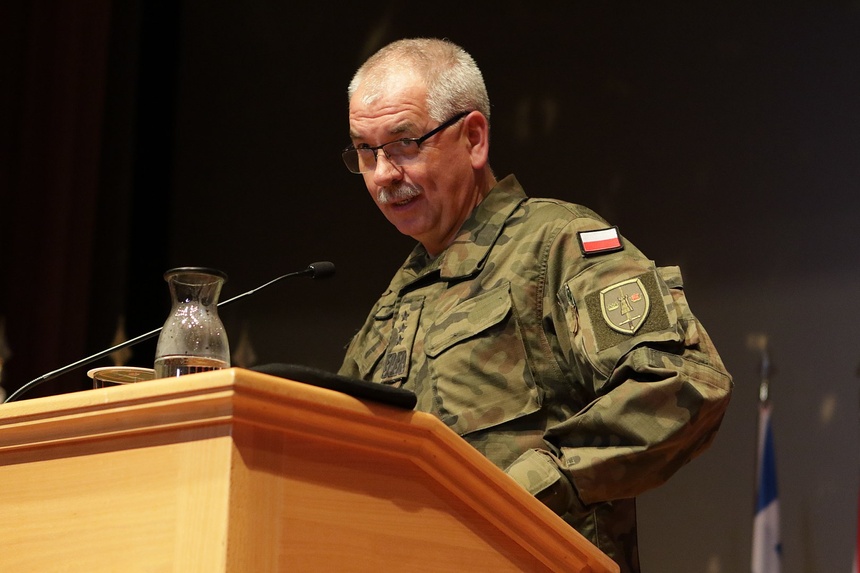 Generał Janusz Adamczak stanie na czele Międzynarodowego Sztabu Wojskowego NATO. Źródło: commons.wikimedia.org