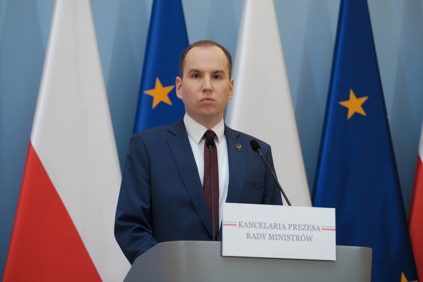 W czwartek odbyła się konferencja prasowa z udziałem ministra Adama Andruszkiewicza, na której przedstawił on zmiany w związku z aplikacją mObywatel. (fot. PAP)