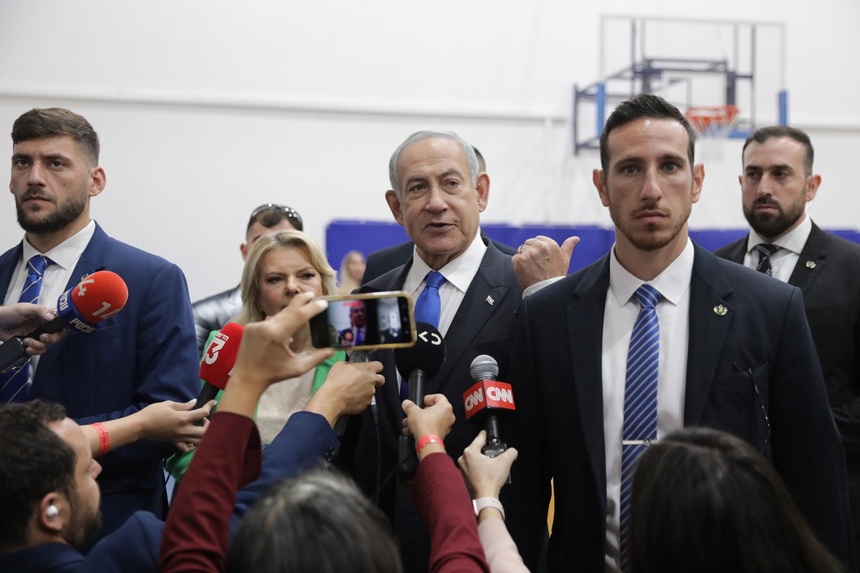 Partia Likud byłego premiera Benjamina Netanjahu wygrała wtorkowe wybory parlamentarne w Izraelu. Fot. PAP/EPA/ABIR SULTAN