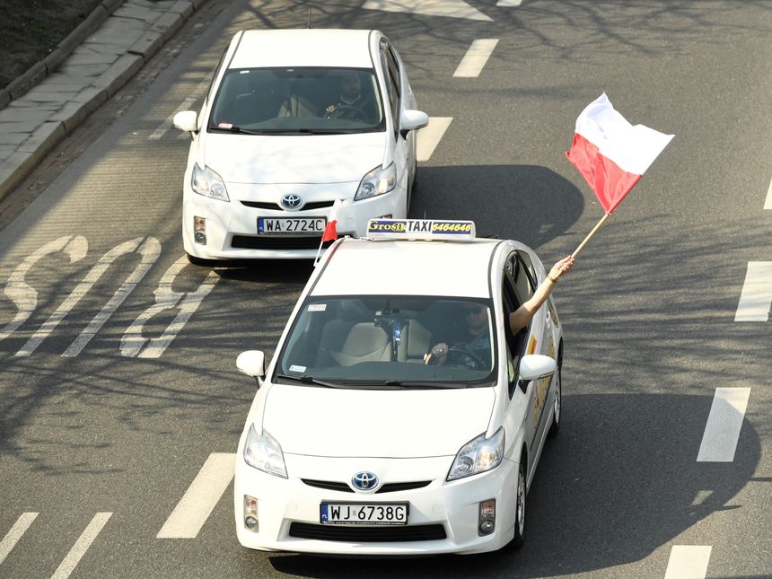 Protest taksówkarzy. fot. PAP/Radek Pietruszka