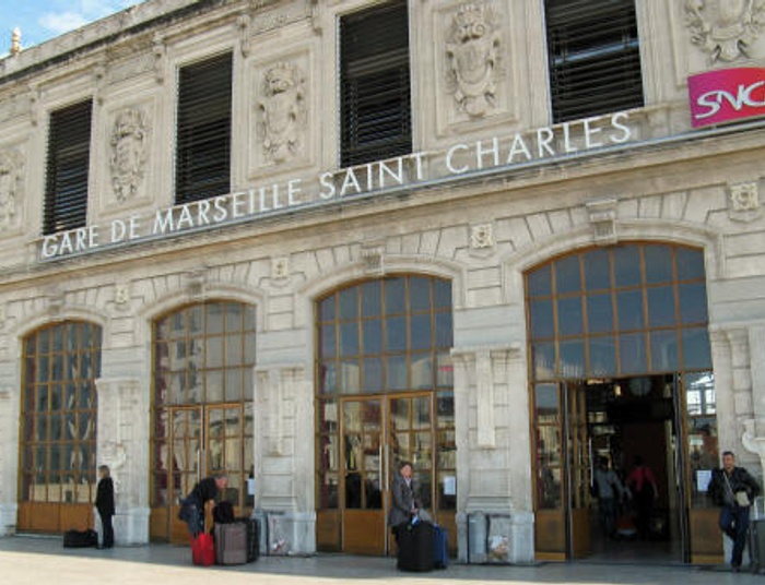 Atak nożownika w Marsylii. Zabił dwie osoby na dworcu