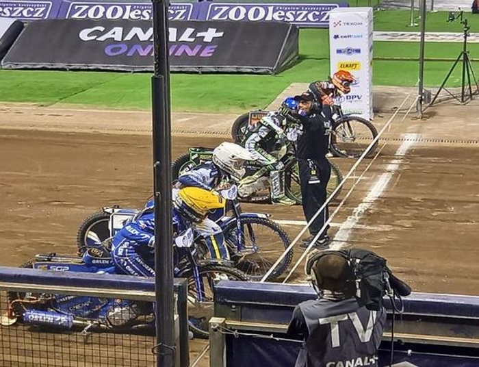 ŁYŻKA SĘDZIOWSKIEGO DZIEGCIU W BECZCE MIODU IMP