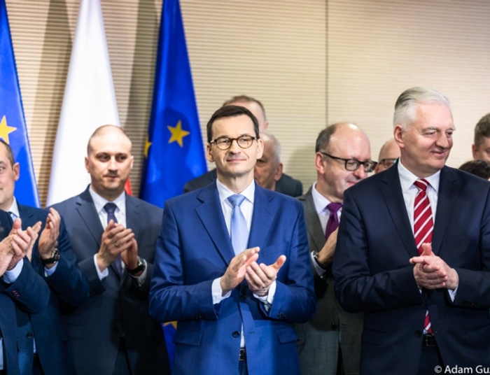 Tonący brzydko się chwyta