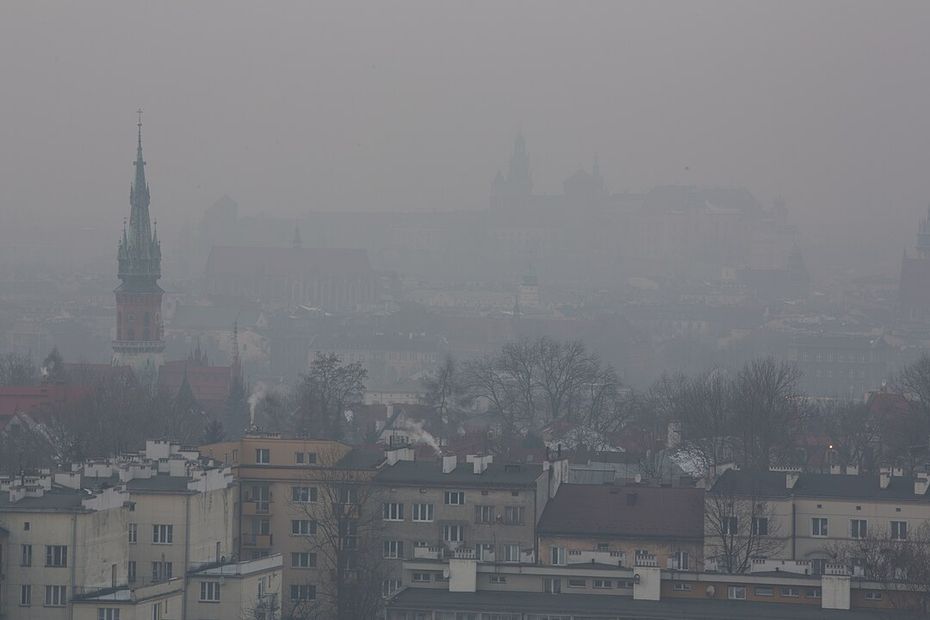na zdjęciu: smog w Krakowie. fot.  Andrzej Kamiński - praca własna, CC BY-SA 4.0