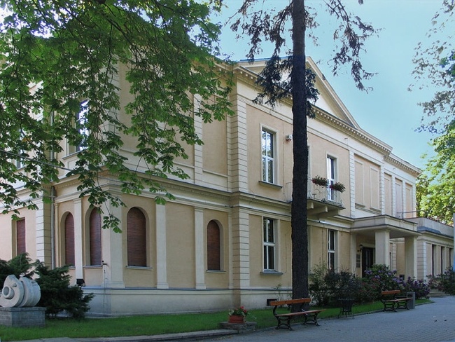 Pałac Oskara kona, m.in. w którym znajduje się siedziba Szkoły Filmowej, fot. Wikipedia.