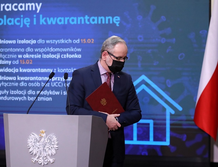 Koniec obostrzeń. Wirusolog: Decyzja ryzykowna. Łóżek nie zabraknie, zapłacimy zgonami