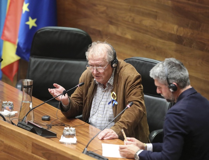 Michnik w Hiszpanii o PiS: "Polską rządzą antyputinowscy putiniści"