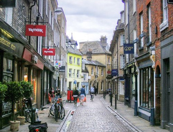 Inna twarz Cambridge