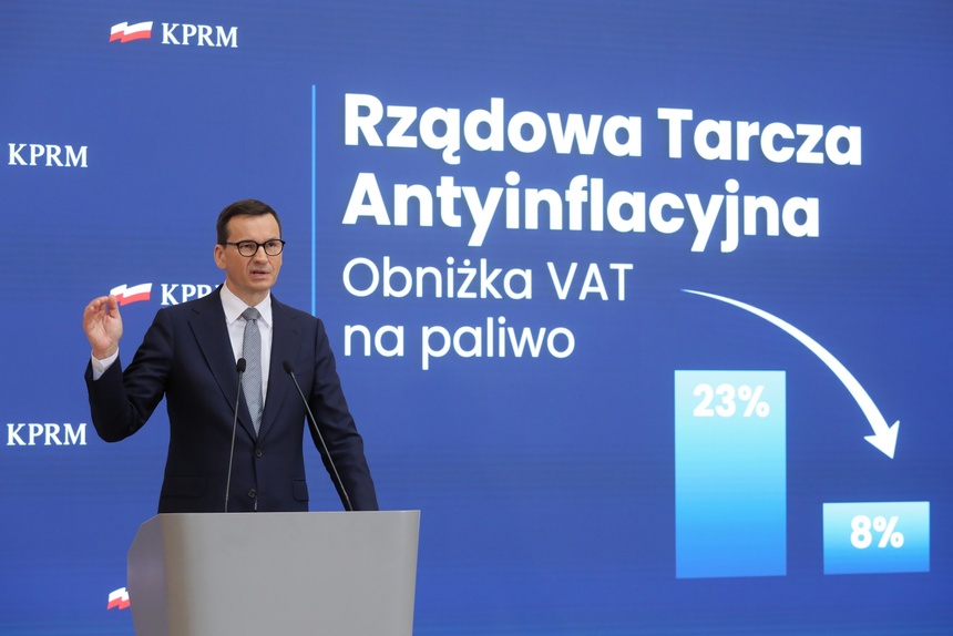 Mateusz Morawiecki zapowiedział na konferencji, że tarcze antyinflacyjne zostaną przedłużone. Źródło: PAP/Paweł Supernak